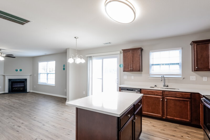 2,260/Mo, 2613 Cider Ridge Rd # 52 Dallas, NC 28034 Kitchen View 2