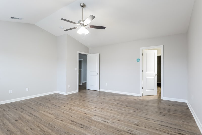 2,260/Mo, 2613 Cider Ridge Rd # 52 Dallas, NC 28034 Main Bedroom View