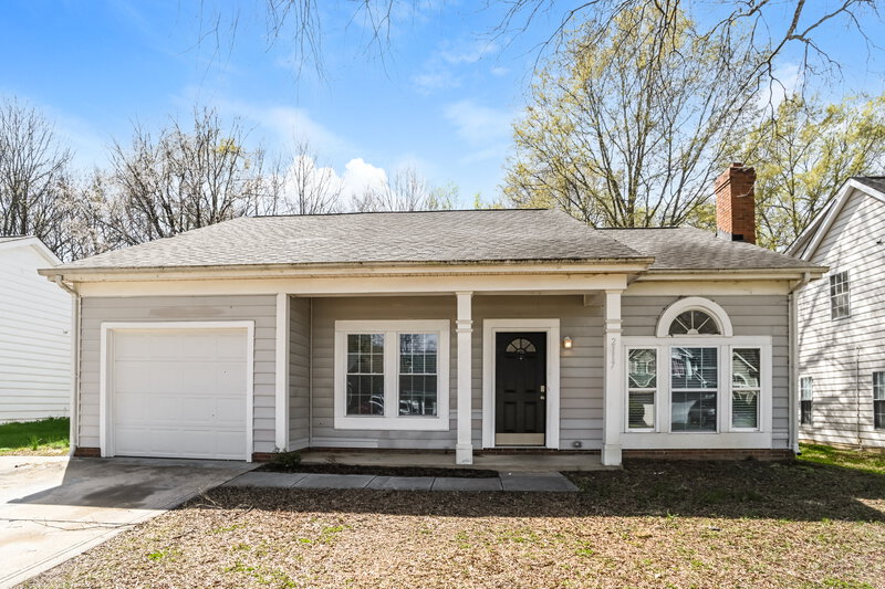 1,900/Mo, 2117 David Earl Dr Charlotte, NC 28213 External View