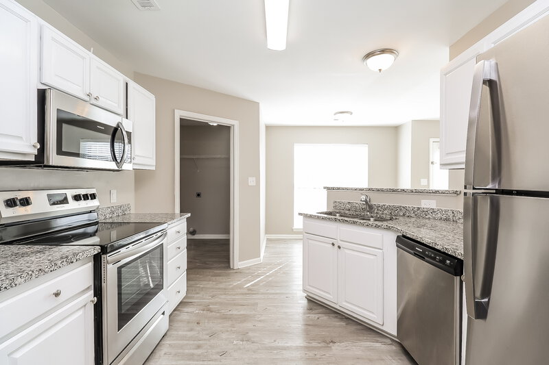 2,180/Mo, 112 Old Willow Rd Mooresville, NC 28115 Kitchen View 2