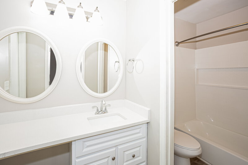 1,990/Mo, 7500 Lawyers Station Dr Mint Hill, NC 28227 Main Bathroom View