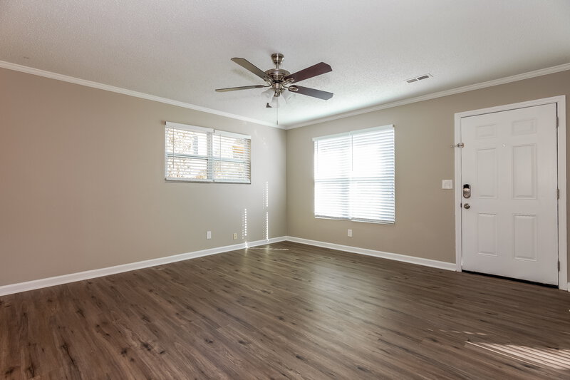 1,695/Mo, 1113 Green Circle Dr Gastonia, NC 28054 Living Room View 4
