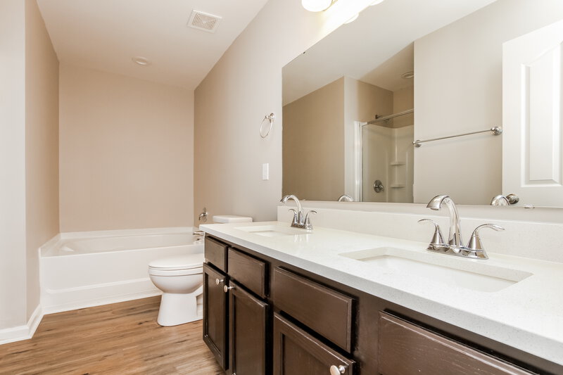 2,180/Mo, 102 Clacton Ct Mooresville, NC 28117 Main Bathroom View