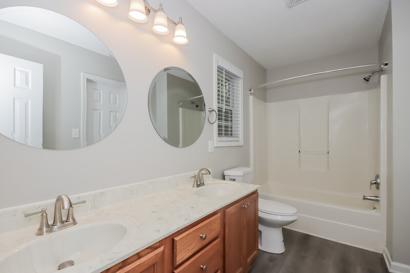 1,750/Mo, 2021 Brantley Creek Dr Kannapolis, NC 28083 Main Bathroom View