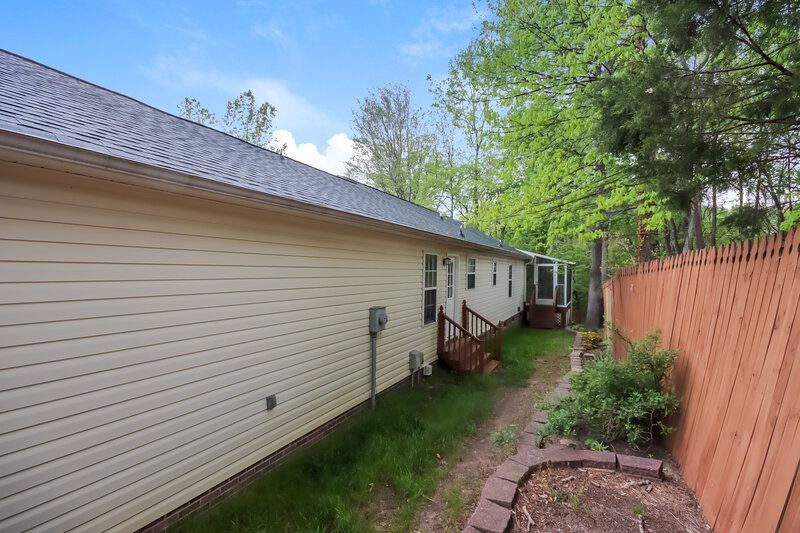 1,750/Mo, 2021 Brantley Creek Dr Kannapolis, NC 28083 Rear View