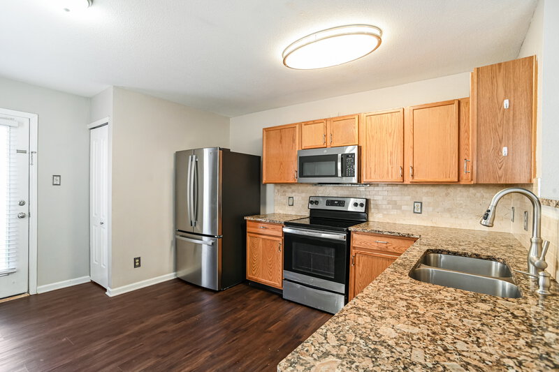 1,800/Mo, 6519 Matlea Ct Charlotte, NC 28215 Kitchen View