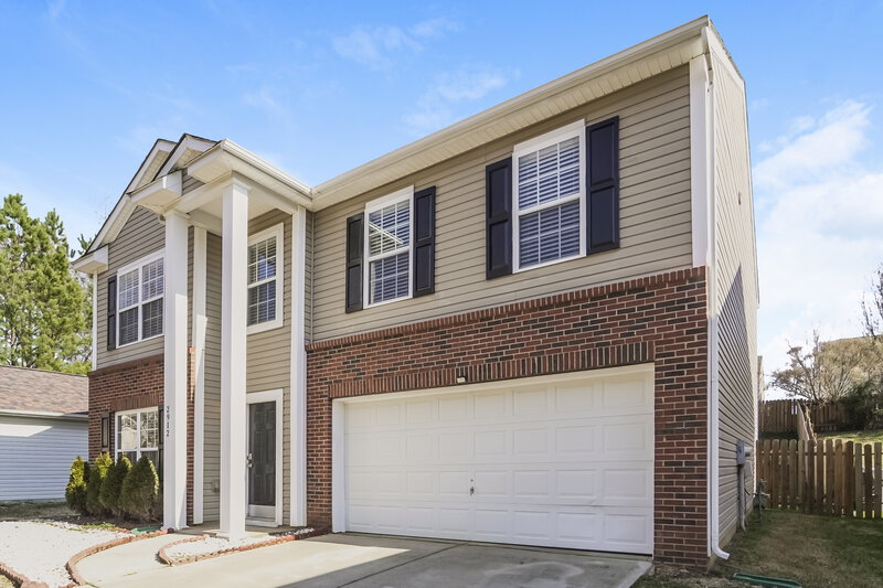 2,125/Mo, 2912 Buckleigh Dr Charlotte, NC 28215 Front View
