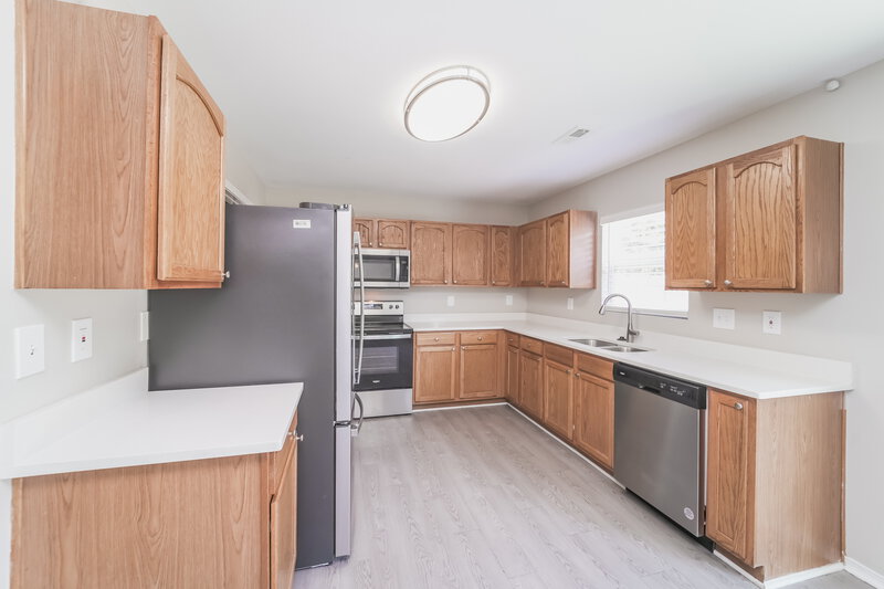 2,125/Mo, 2912 Buckleigh Dr Charlotte, NC 28215 Kitchen View