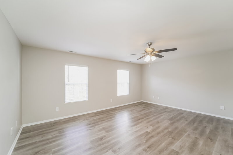 2,125/Mo, 2912 Buckleigh Dr Charlotte, NC 28215 Main Bedroom View