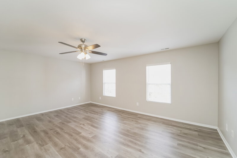 2,125/Mo, 2912 Buckleigh Dr Charlotte, NC 28215 Main Bedroom View 2