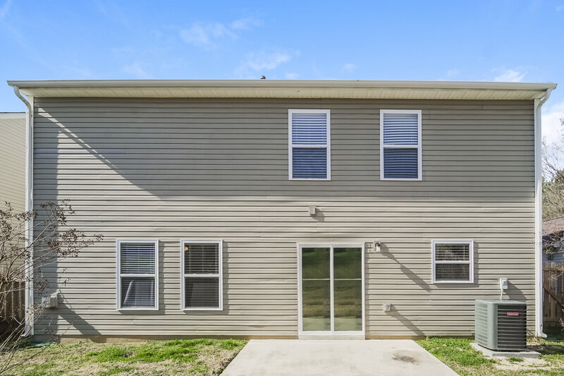 2,125/Mo, 2912 Buckleigh Dr Charlotte, NC 28215 Rear View