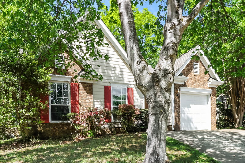 1,930/Mo, 2601 Clarencefield Drive Charlotte, NC 28216 Living Room View