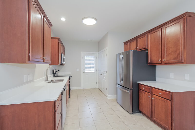 1,915/Mo, 4810 Samuel Richard St Kannapolis, NC 28083 Kitchen View 2
