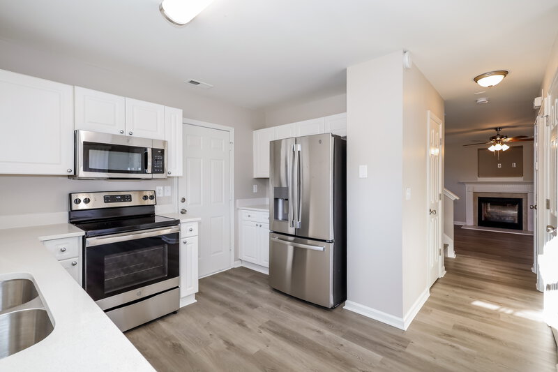 1,660/Mo, 9422 Isaac Hunter Dr Charlotte, NC 28214 Kitchen View 2