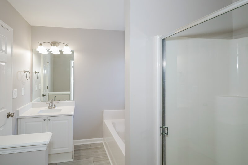 1,660/Mo, 9422 Isaac Hunter Dr Charlotte, NC 28214 Bathroom View