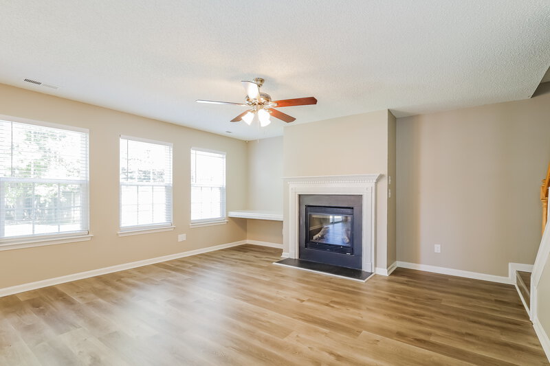 2,045/Mo, 127 Ranlo Ave Gastonia, NC 28054 Living Room View 2