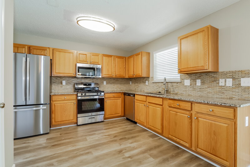 2,045/Mo, 127 Ranlo Ave Gastonia, NC 28054 Kitchen View