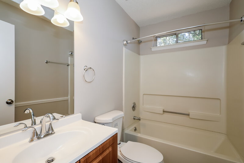 2,115/Mo, 2518 Bushy Pine Ct Charlotte, NC 28273 Bathroom View