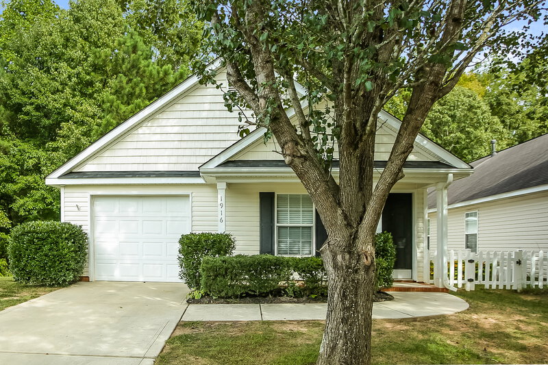 2,020/Mo, 1916 Harrison Park Dr Waxhaw, NC 28173 External View