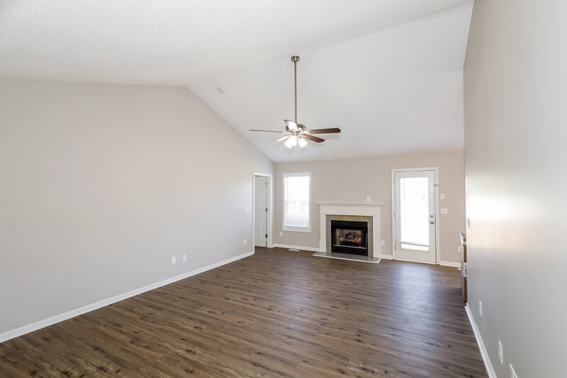 1,740/Mo, 636 Summey Farm Dr Dallas, NC 28034 Living Room View 2