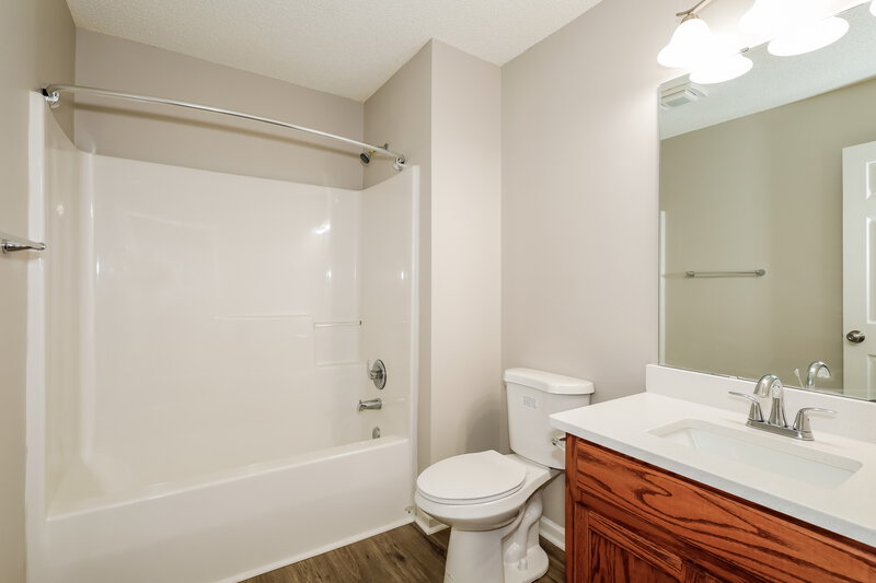 1,740/Mo, 636 Summey Farm Dr Dallas, NC 28034 Bathroom View