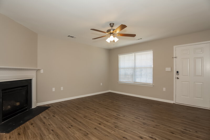 1,865/Mo, 927 River Trail Rd Lowell, NC 28098 Living Room View