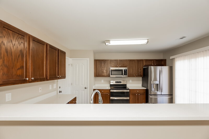 1,865/Mo, 927 River Trail Rd Lowell, NC 28098 Kitchen View 2