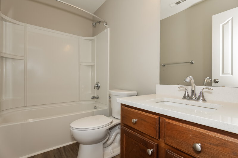 1,865/Mo, 927 River Trail Rd Lowell, NC 28098 Bathroom View