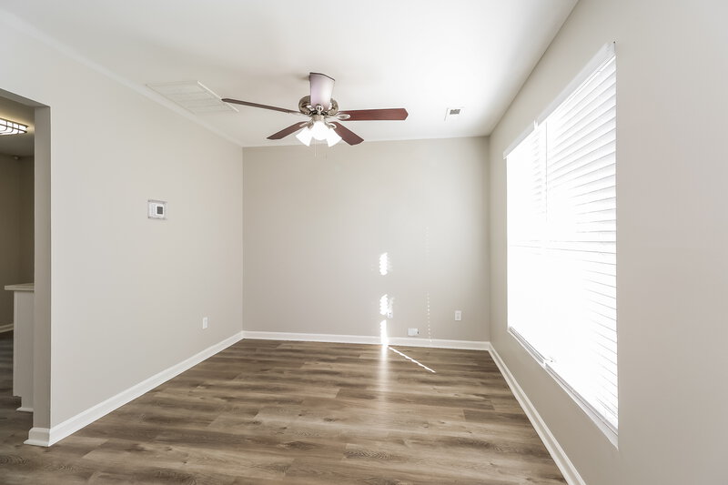 1,830/Mo, 6516 Lynmont Dr Charlotte, NC 28212 Living Room View 2