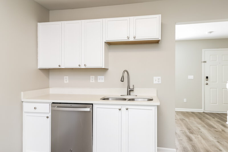 1,830/Mo, 6516 Lynmont Dr Charlotte, NC 28212 Kitchen View