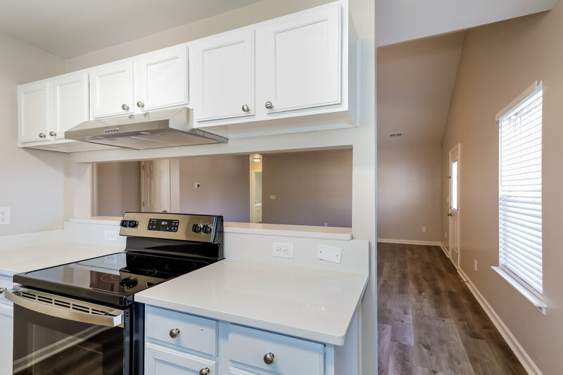 1,715/Mo, 1919 Bromwich Rd Charlotte, NC 28208 Kitchen View 3