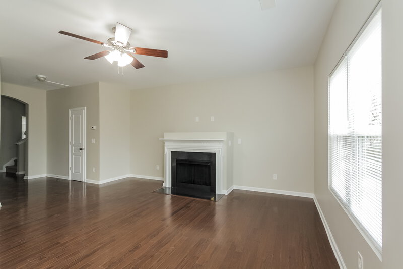 1,775/Mo, 8419 Blue Aster Ln Charlotte, NC 28269 Living Room View