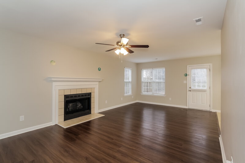 1,775/Mo, 8419 Blue Aster Ln Charlotte, NC 28269 Living Room View 3