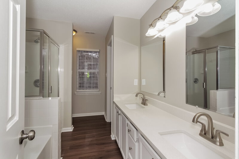 1,775/Mo, 8419 Blue Aster Ln Charlotte, NC 28269 Main Bathroom View