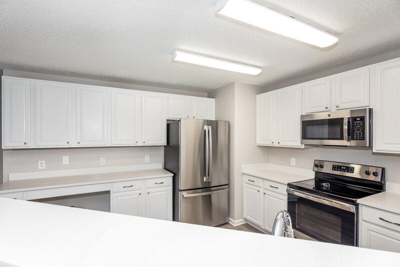 1,940/Mo, 133 Brinkley Park Dr Mount Holly, NC 28120 Kitchen View 2