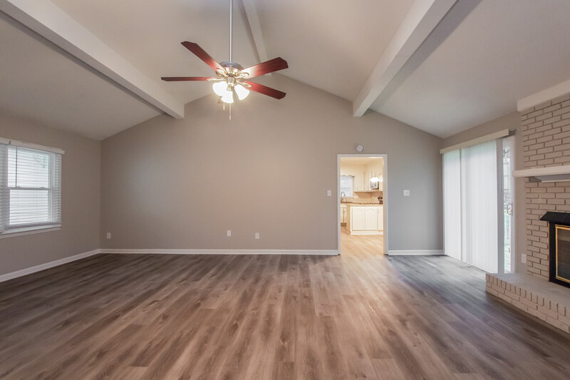 1,775/Mo, 2816 Royal Ridge Ln Charlotte, NC 28212 Living Room View