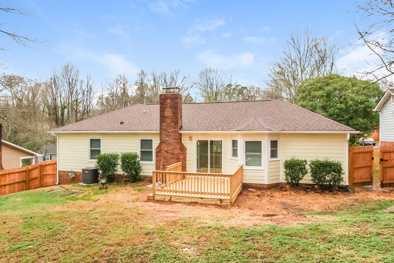 1,775/Mo, 2816 Royal Ridge Ln Charlotte, NC 28212 Rear View