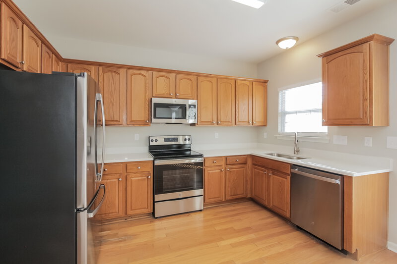 2,050/Mo, 1014 Sparrow Valley Way Charlotte, NC 28214 Kitchen View 2