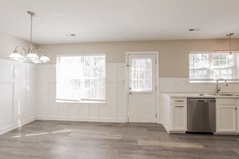 2,030/Mo, 8416 Bristol Ford Pl Charlotte, NC 28215 Living Room View 2