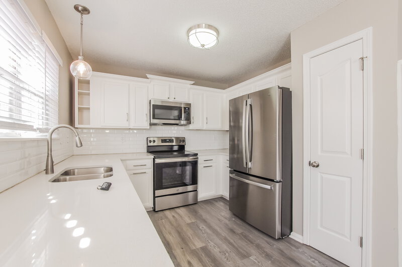 2,030/Mo, 8416 Bristol Ford Pl Charlotte, NC 28215 Kitchen View 2