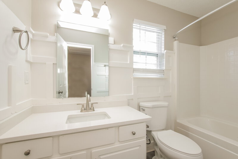 2,030/Mo, 8416 Bristol Ford Pl Charlotte, NC 28215 Bathroom View