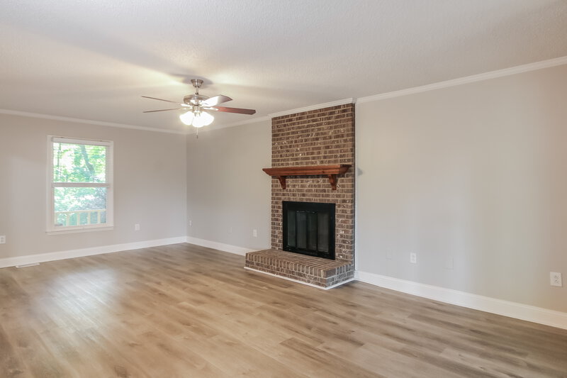 1,915/Mo, 524 Robin Dr Monroe, NC 28112 Living Room View 3