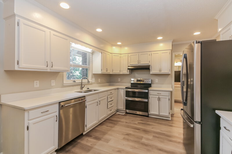 1,915/Mo, 524 Robin Dr Monroe, NC 28112 Kitchen View