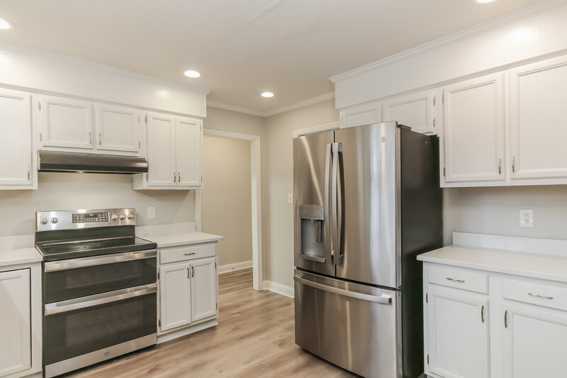 1,915/Mo, 524 Robin Dr Monroe, NC 28112 Kitchen View 3