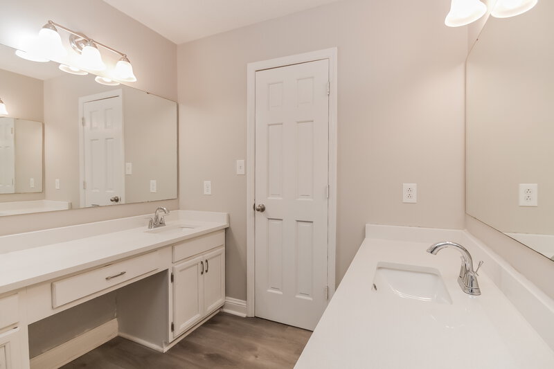 1,915/Mo, 524 Robin Dr Monroe, NC 28112 Main Bathroom View