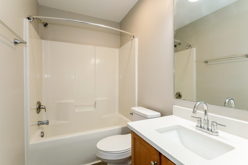 1,745/Mo, 352 Pelling Dr York, SC 29745 Bathroom View