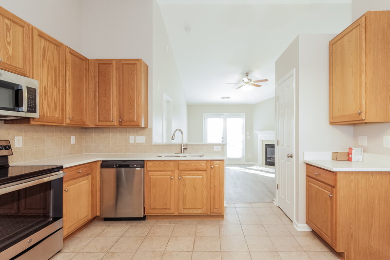 1,680/Mo, 14335 O Casey Ln Charlotte, NC 28213 Kitchen View 2