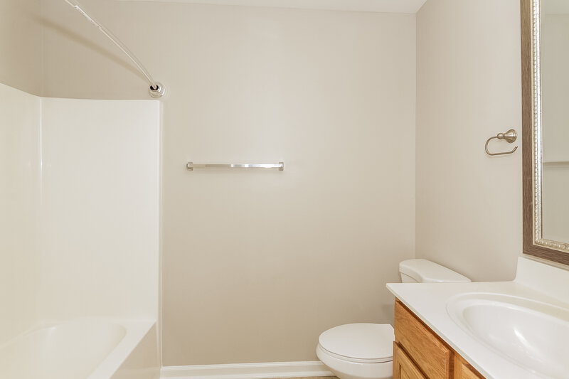 1,680/Mo, 14335 O Casey Ln Charlotte, NC 28213 Bathroom View