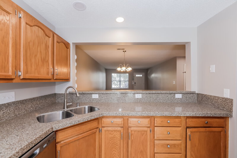 2,455/Mo, 8927 Scotch Heather Way Charlotte, NC 28277 Kitchen View
