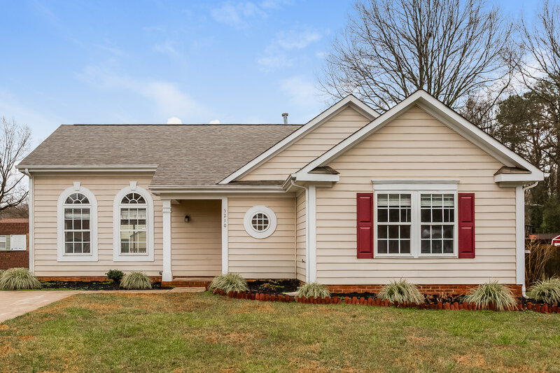 1,965/Mo, 5210 Grenelefe Village Rd Charlotte, NC 28269 External View